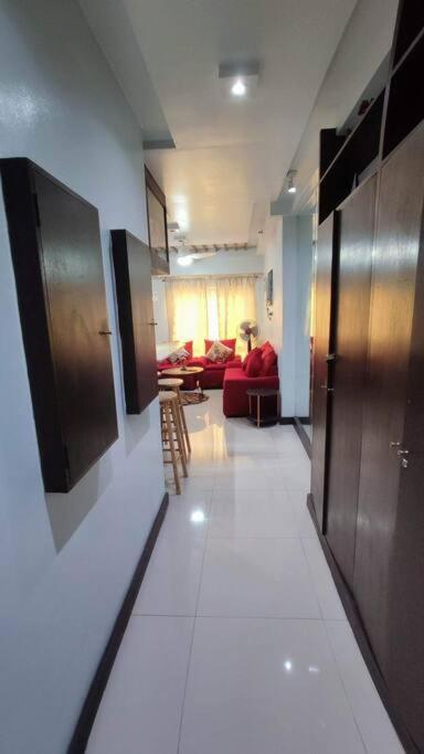 Near Airport, Mailz Homez Cozy 2 Bedroom Condo, Full Kitchen, Swimming Pool, Wifi, 4r Apartment *